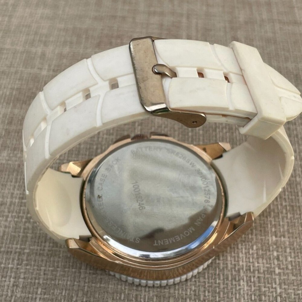 Unlisted Men Wristwatch White Band Gold Tone Case Quartz Analog - Picture 9 of 9